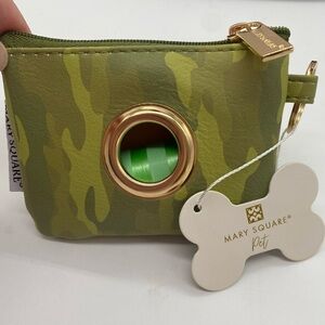 MARY SQUARE CAMO PET BAG HOLDERS
